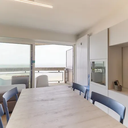 Lecomte - Beachside Escape 128 Apartment