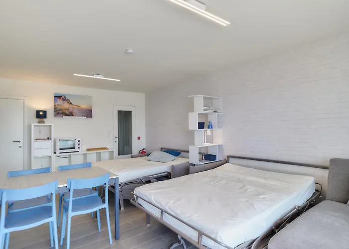 Lecomte - Beachside Escape 128 * Ostend