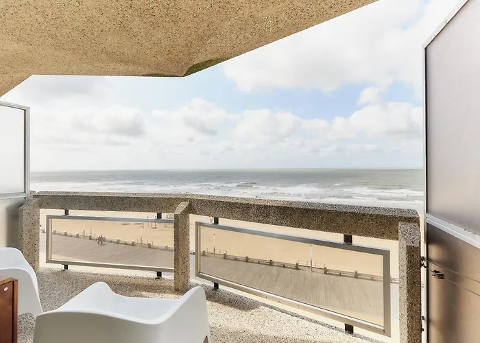 Lecomte - Beachside Escape 128 Ostend